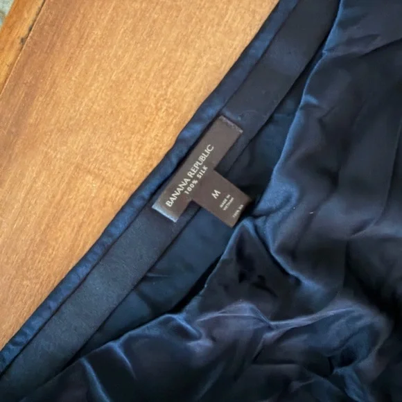 Banana Republic Midnight Blue Skirt -Silk. - Picture 2 of 3